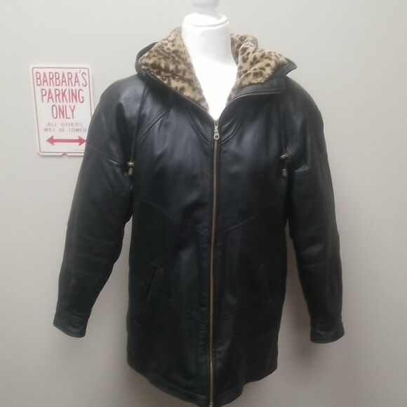 LIZ BAKER ESSENTIALS 100% GENUINE LEATHER - Picture 1 of 9